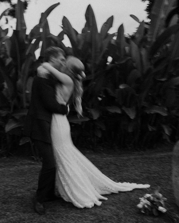 15 Best Wedding Photographers in Hawaii