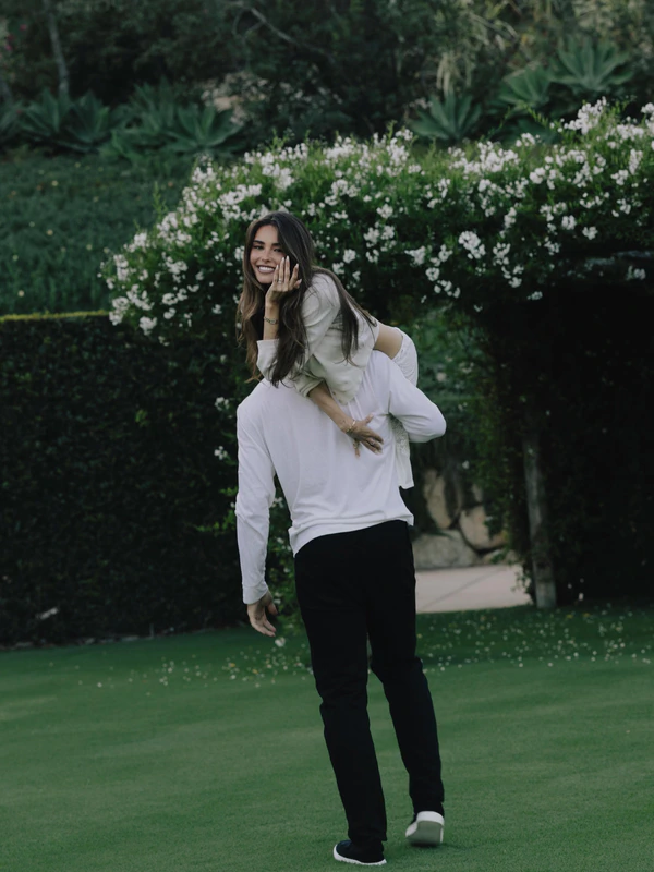 Madison Beer Is Engaged to Justin Herbert: See Her Diamond Ring — photo 1
