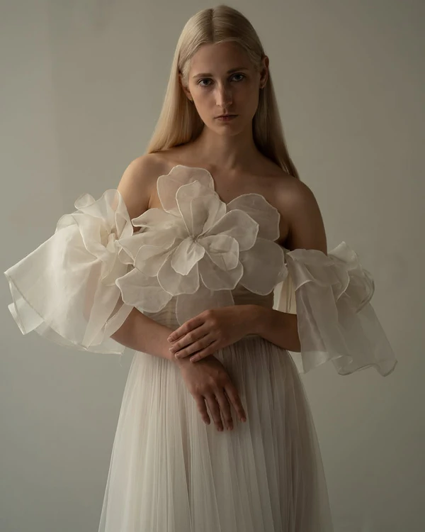 10 Ways to Style-Up Your Wedding Dress from Ceremony to Reception