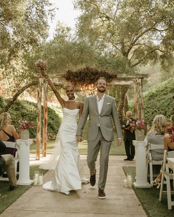 Real Wedding: Taelor & Ben — photo 2