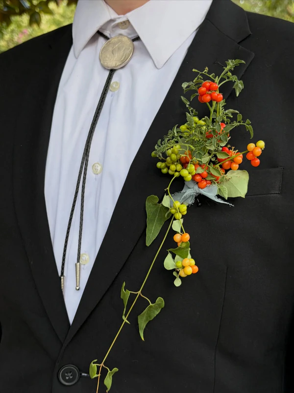 <a href="https://www.instagram.com/p/DdXaMVrkb-p/?img_index=4">Souvenir Flowers</a>