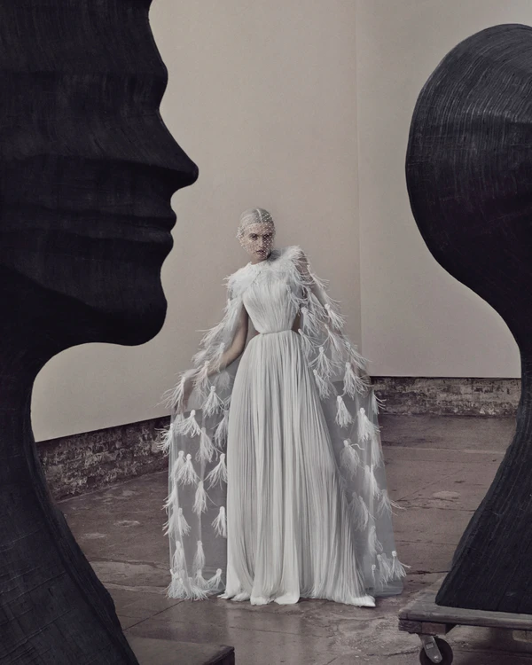 <a href="https://www.instagram.com/houseofgilles/">House of Gilles</a>, Photography: <a href="https://www.instagram.com/ruvenafanador/">Ruven Afanador</a>