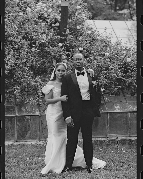 A Romantic Garden Wedding with Whimsical Foraged Blooms & Berries — photo 1