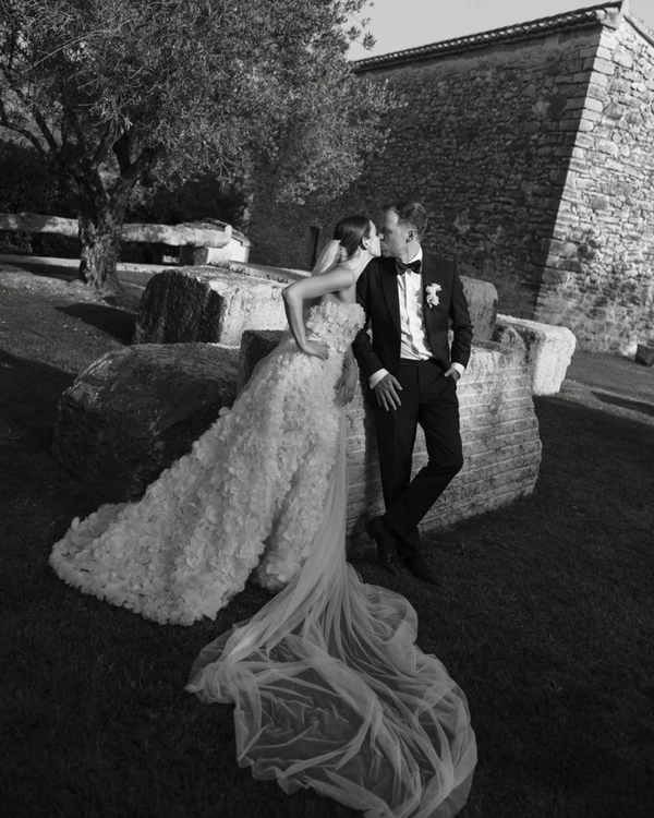 The Luxury of Simplicity: How to Achieve Timeless Wedding Photography