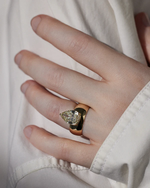 50 Iconic Vintage Engagement Ring Styles & Cuts