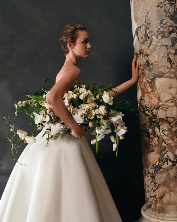 Best Wedding Dress Styles for Hourglass Body