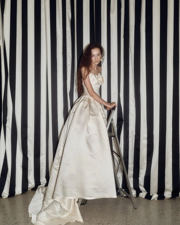 16 Must-Visit Boutiques for Vintage & Archival Wedding Dresses — photo 1