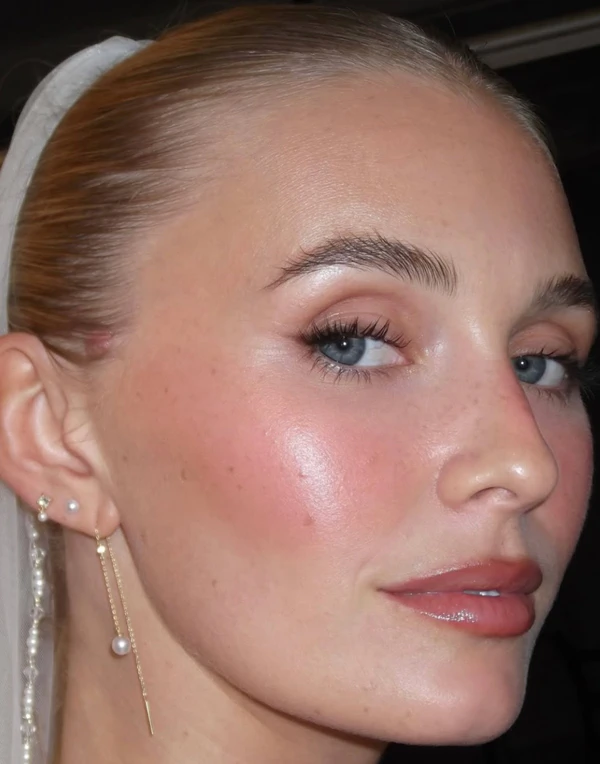 <a href="https://www.instagram.com/p/DXovXJCEW1Z/">Roseanna Hackett</a>