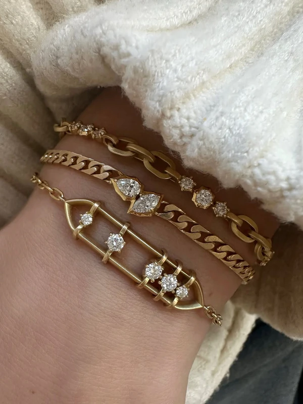 <a href="https://www.instagram.com/p/DPwOH2wjThz/?igsi=MTh2OHVsd213NWV5eA==">Jade Trau</a>