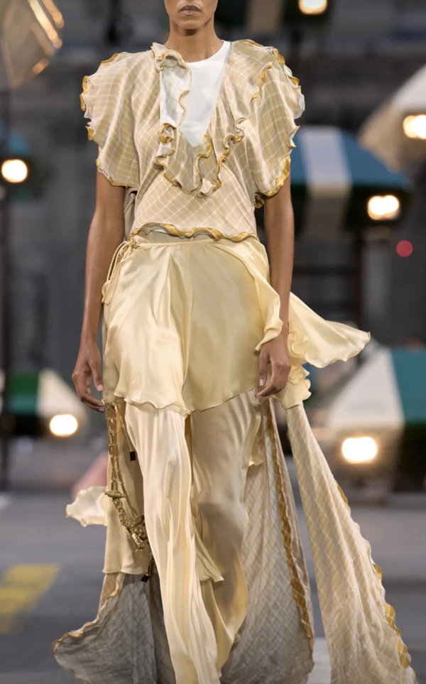 <a href="https://www.instagram.com/louisvuitton/?hl=en">Louis Vuitton</a>