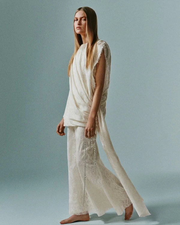 <a href="https://www.instagram.com/lein_studio/p/DW1xR-0kmVF/?hl=en">Lein</a>