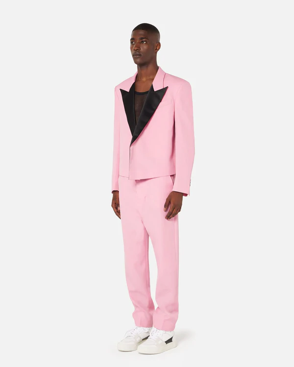 Colorful Suits for Grooms that are Perfect for Summer Wedding