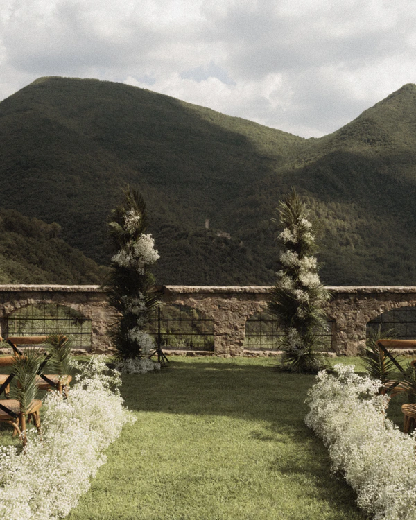 A Romantic Wedding Amidst the Rolling Hills of Umbria
