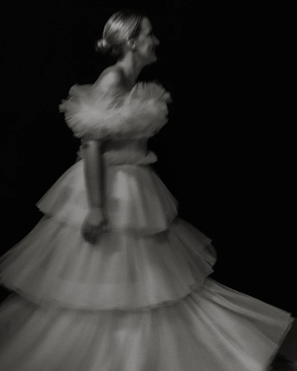 Authentic Wedding in a Private Art Gallery — photo 1