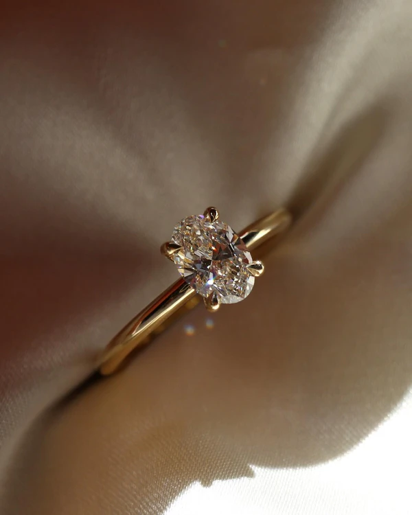 30 Expert Tips for Diamond Engagement & Wedding Ring Shopping