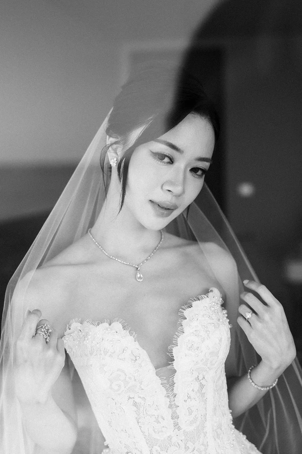 A Sculptural Floral Fantasy at This Intimate Black-Tie Wedding in Phuket