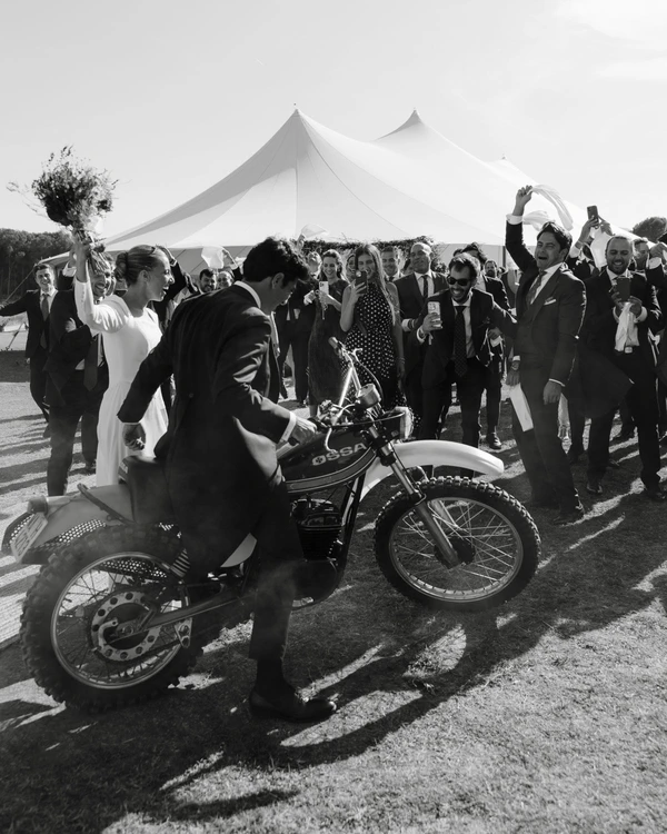 The Luxury of Simplicity: How to Achieve Timeless Wedding Photography