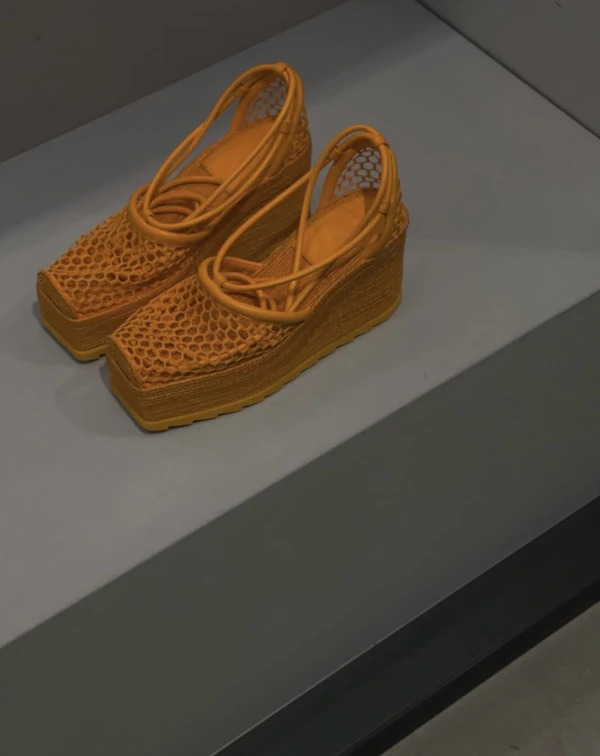 Bridal Shoes for a Beach Ceremony — photo 2