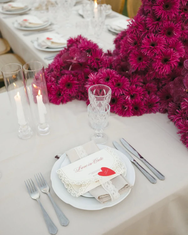<a href="https://www.instagram.com/p/DV61Q2MiBhP/?img_index=1">Gigi & Roses</a>, Photography: <a href="https://www.instagram.com/jackhenryphoto/">Jack Henry</a>