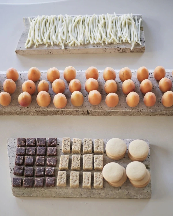 Trend: Minimalist Grazing Tables
