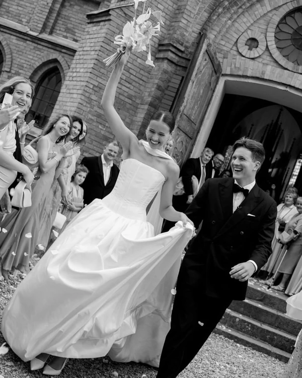 25 Key Factors to Consider Before Booking Your Wedding Venue