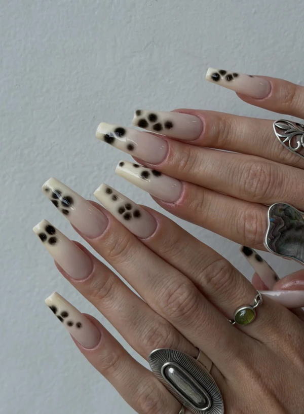 <a href="https://www.instagram.com/p/DZXv29FFzW2/?img_index=1">Lilux Nails</a>