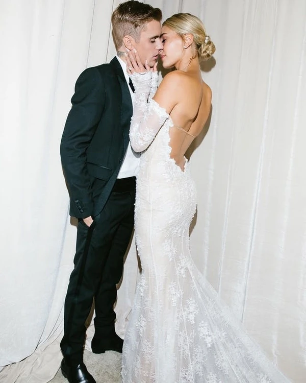 5 Famous Models and their Stylish Wedding Gowns