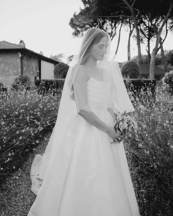 A Classic & Elegant Celebration Amongst an Italian Garden Villa
