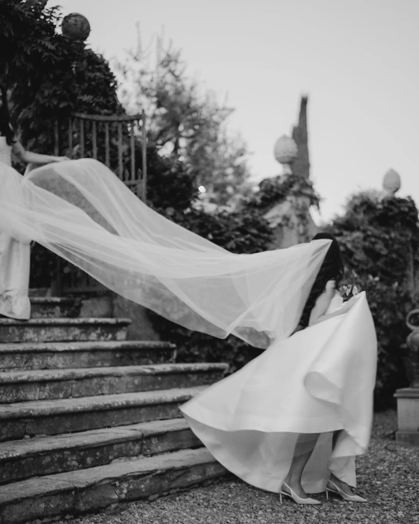 A Classic & Elegant Celebration Amongst an Italian Garden Villa