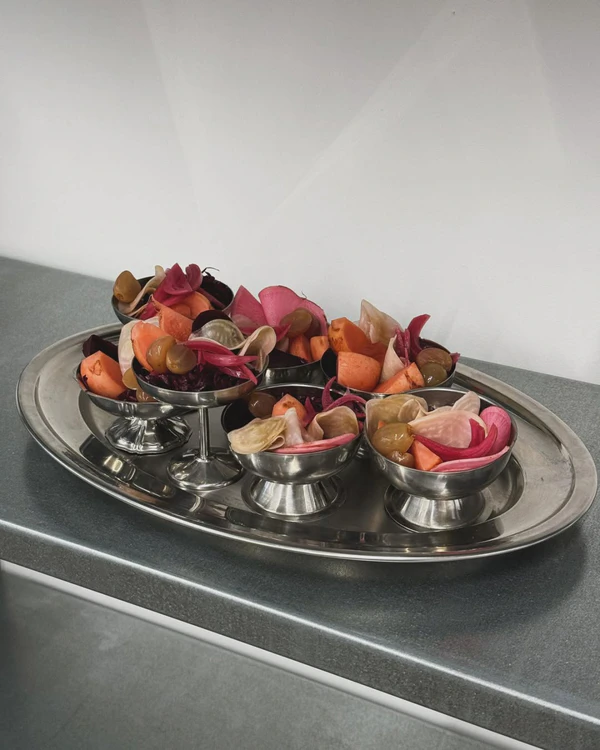 7 Unique Wedding Appetizers and How to Serve Them