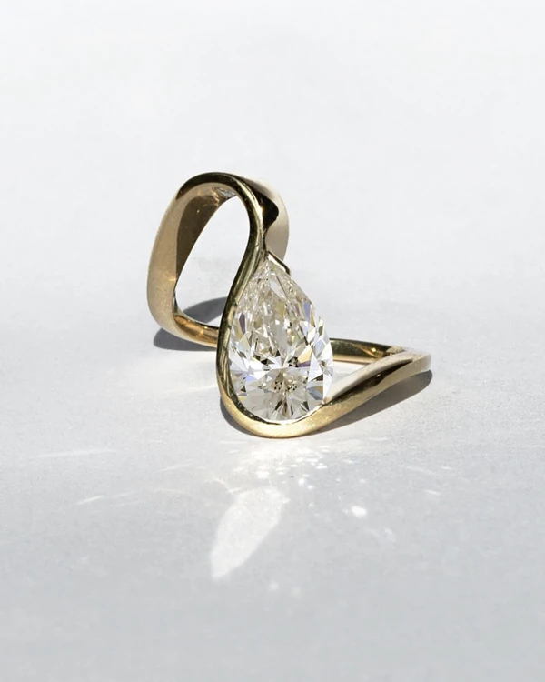 30 Expert Tips for Diamond Engagement & Wedding Ring Shopping