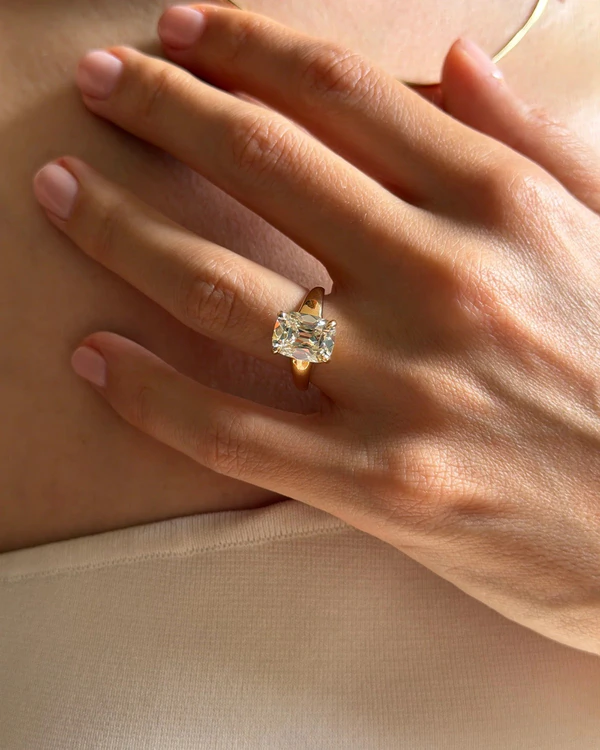 <a href="https://mati-jewelry.com/collections/new-in-1/products/ila-3-18-ring">Matī</a>