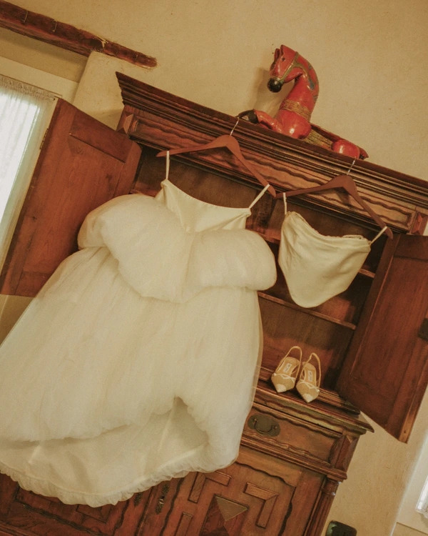 A Chic Sun-Drenched Wedding Amongst a Free-Range Farm Estate