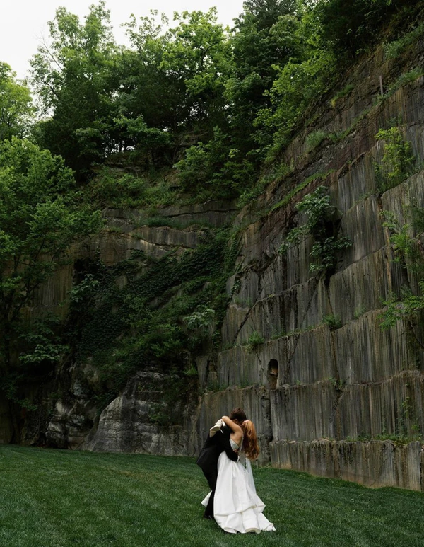 <a href="https://www.instagram.com/p/DUib7gpDIrc/?img_index=4">The Quarry Venue</a>, Photography: <a href="https://www.instagram.com/alexkellyphotos/">Alex Kelly</a>
