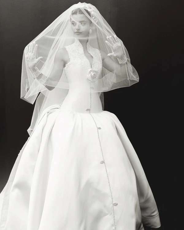 <a href="https://www.instagram.com/salmaosmanbridal/">Salma Osman</a>, Photography: <a href="https://www.instagram.com/p/DemOiWyDSm7/">Lamis Magdy</a>