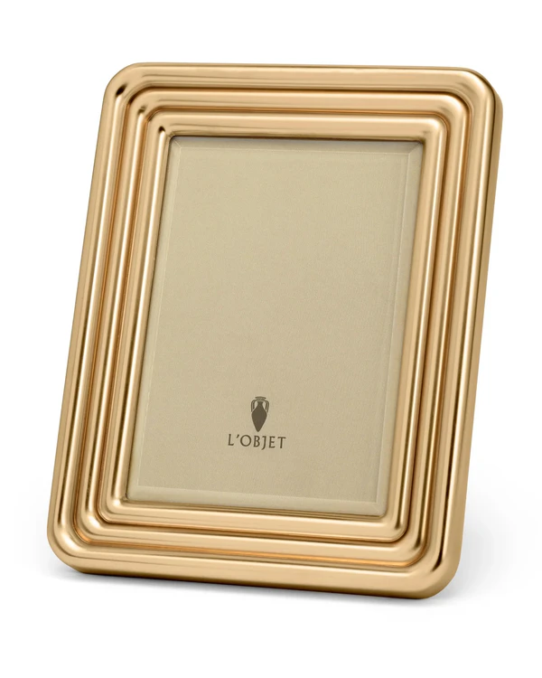 <a href="https://www.l-objet.com/products/concorde-frame-gold?utm_source=the-wed&utm_medium=digital-pr&utm_campaign=lobjet-wedding-gift-guide&utm_content=image-link">L'OBJET Concorde Frame, $300</a>