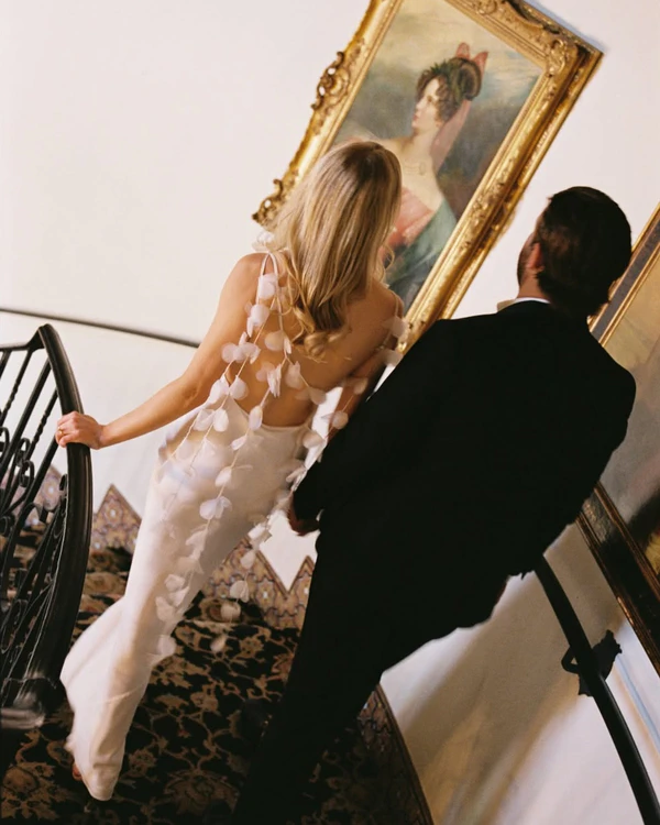 Photography: <a href="https://www.instagram.com/p/DV84SickTZ2/?img_index=1"><span style="color: rgb(0, 0, 0);">Emily Li</span></a>