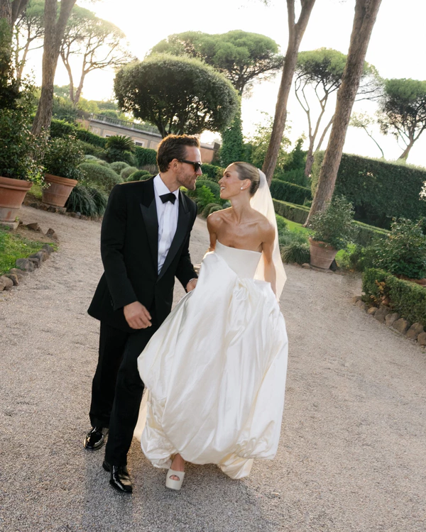 From Roman Garden Romance to a Red-Lit Nightclub at This Villa Aurelia Wedding