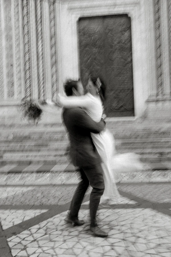 Hannah & Ian's Dreamy Elopement in Orvieto