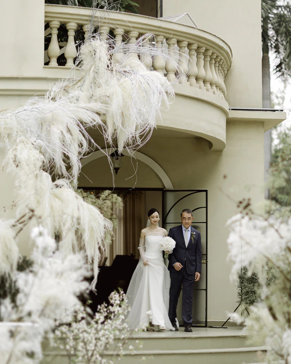 An Intimate Sustainable Wedding in China
