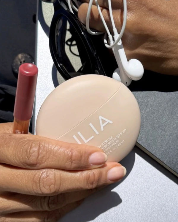 <a href="https://www.instagram.com/p/DW9QJmrlGsh/?hl=en&img_index=1">Ilia</a>