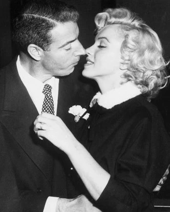 Flashback: Marilyn Monroe's Three Weddings
