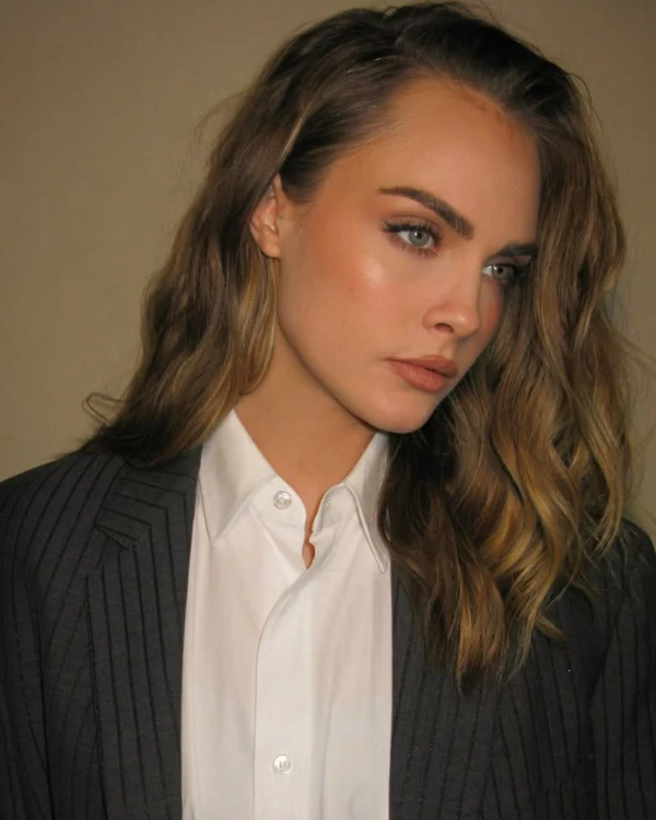 <a href="https://www.instagram.com/p/DCrbftYPxKi/?img_index=1"><span>Mara Roszak</span></a>
