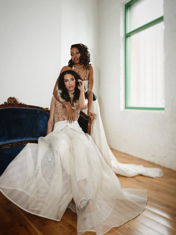 <a href="https://www.instagram.com/intellectualhippi/p/DVFdvtCgLPn/">Kati Kons</a>, Photography: <a href="https://www.instagram.com/violetcristinaphoto/">Violet Cristina Photo</a>