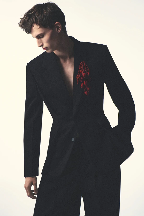 <a href="https://www.instagram.com/p/Dah40ZGiN05/?hl=en&amp;img_index=2">Givenchy</a>, Photography: <a href="https://www.instagram.com/allan.lab/?hl=en">Allan Hamitouche</a>