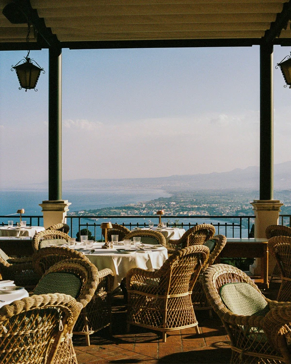 <a href="https://www.instagram.com/p/DbTHw-yjune/?img_index=1">Grand Hotel Timeo</a>