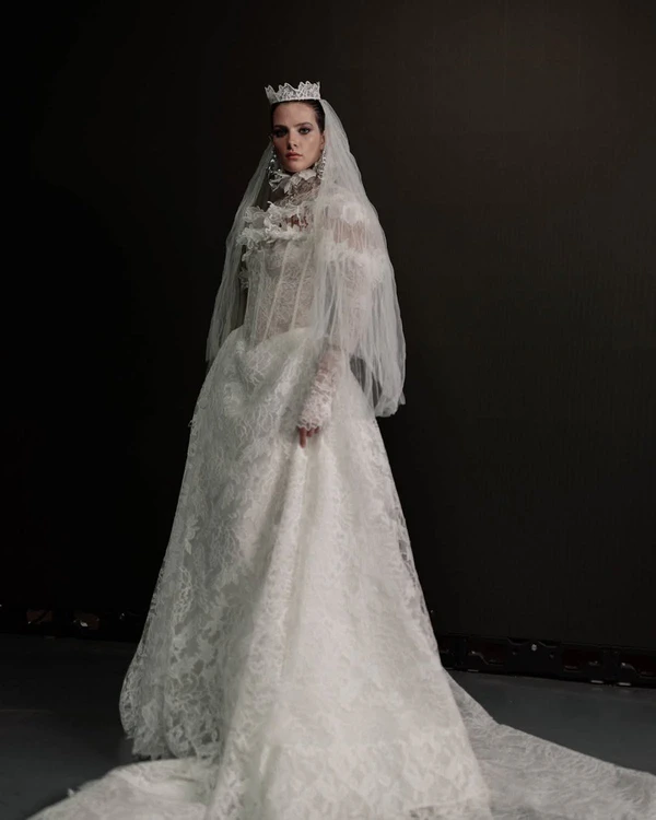 28 Basque Waist Wedding Dresses from the 2026 Bridal Collections