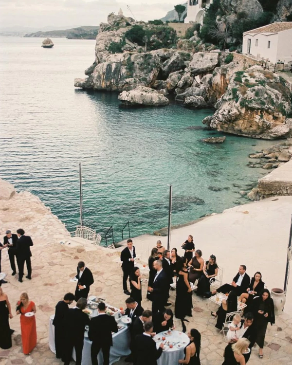 <a href="https://www.instagram.com/destination_weddings_italy/">Destination Weddings Italy</a>, Photography: <a href="https://www.instagram.com/p/DSP73AADLfs/?img_index=1">Erika Gabalyte</a>