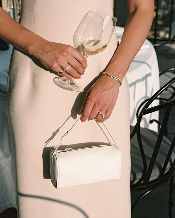 10 Things You Should Never Do at a Wedding — photo 2
