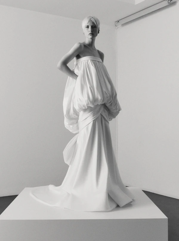 <a href="https://www.instagram.com/viktorandrolf/?hl=en">Viktor + Rolf</a>